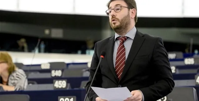 Ανδρουλάκης: «Ας τελειώνουμε επιτέλους με την μονταζιέρα του Μαξίμου και των Βρυξελλών»