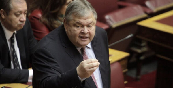 Ο Τσίπρας έγινε λάτρης των ανέφικτων πρωτογενών πλεονασμάτων, λέει ο Βενιζέλος