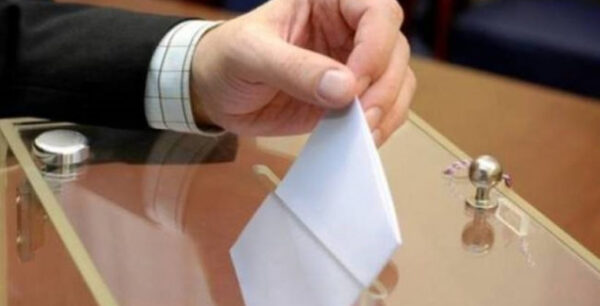 Δημοσκόπηση: Προβάδισμα 13,3 μονάδων για τη ΝΔ, στο 10,6% το ποσοστό του ΣΥΡΙΖΑ