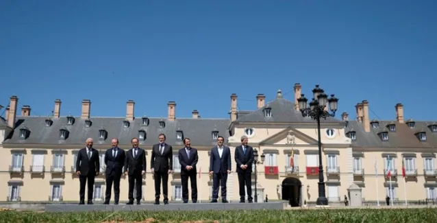 Η οικογενειακή φωτογραφία που ανέβασε ο Τσίπρας στο Twitter από τη Μαδρίτη