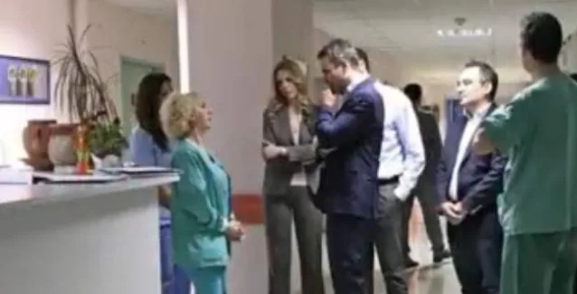 Ξαφνική επίσκεψη Μητσοτάκη στο Νοσοκομείο Παίδων “Αγία Σοφία” (βίντεο)