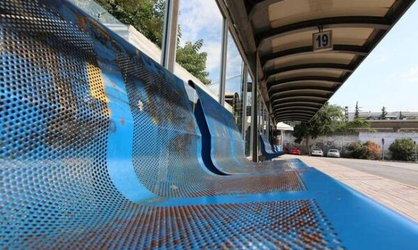 Ταλαιπωρία για το επιβατικό κοινό την Πέμπτη: Στάση εργασίας στα ΜΜΜ