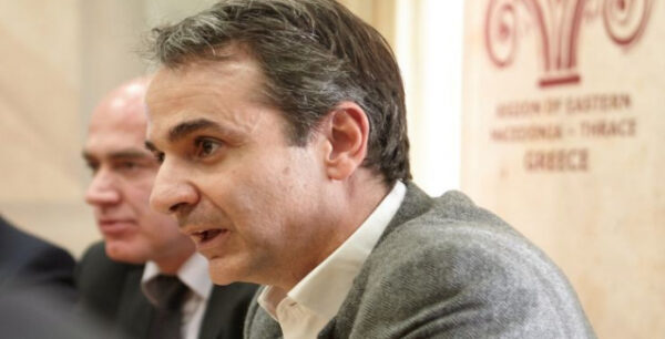 Μητσοτάκης: Χυδαία τα υπονοούμενα για τη μητέρα μου