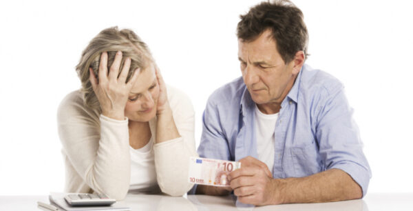 Με 1.000 ευρώ μηνιαίως τα βγάζουν πέρα τα ελληνικά νοικοκυριά -“Πλουσιότεροι” της Ελλάδας οι Αθηναίοι