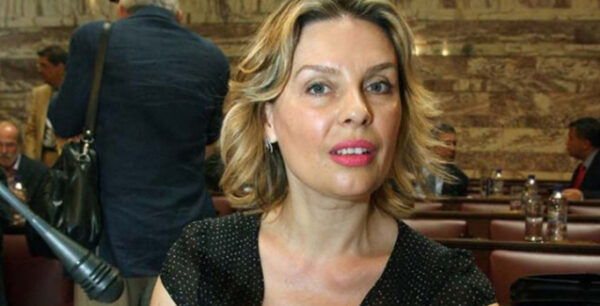 Η απάντηση της Παπακώστα για την αντικατάστασή της από τον Κυριάκο Μητσοτάκη