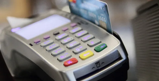 Προθεσμία μέχρι τέλος Ιουλίου: Πώς θα «πιαστούν» όσοι δεν εγκαταστήσουν POS