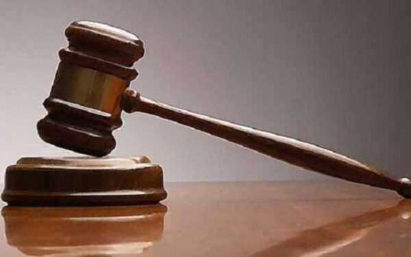 ΣΟΒΑΡΗ ΕΞΕΛΙΞΗ: ΠΑΡΑΠΟΜΠΗ ΣΕ ΠΕΙΘΑΡΧΙΚΟ ΜΕ ΤΟ ΕΡΩΤΗΜΑ ΤΗΣ ΣΟΒΑΡΗΣ ΑΠΕΙΘΕΙΑΣ ΓΙΑ ΔΙΕΥΘΥΝΤΡΙΑ ΙΔΙΩΤΙΚΟΥ ΣΧΟΛΕΙΟΥ ΤΗΣ ΑΘΗΝΑΣ – ΠΡΟΚΑΤΑΡΚΤΙΚΗ ΕΡΕΥΝΑ ΓΙΑ ΠΑΡΑΒΙΑΣΕΙΣ ΤΗΣ ΝΟΜΟΘΕΣΙΑΣ ΣΤΟ ΣΧΟΛΕΙΟ