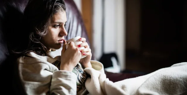 Έρευνα: Η μοναξιά επιδεινώνει το κρυολόγημα