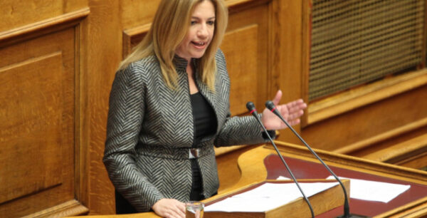 Έκτακτο συνέδριο του ΠΑΣΟΚ ανακοίνωσε η Φώφη Γεννηματά: «Είναι θλιβερό να βλέπουμε στελέχη να επιθυμούν τη διάλυση»