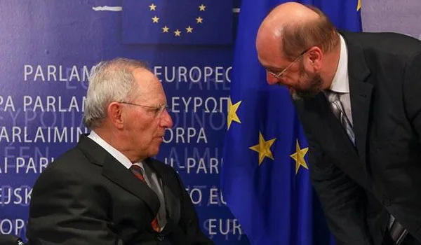 Παρόμοιες οι θέσεις Σουλτς και Σόιμπλε για την Ελλάδα