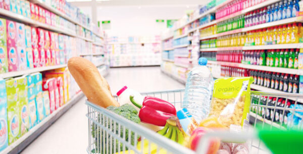 Ο σκληρός ανταγωνισμός θα ωφελήσει τους καταναλωτές: Γενναίες προσφορές από τα σούπερ μάρκετ