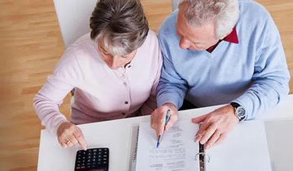 Το μεγάλο μαχάιρι στις Συντάξεις: Μειώσεις έως 39%. Πλαφόν τα 1.000 ευρώ