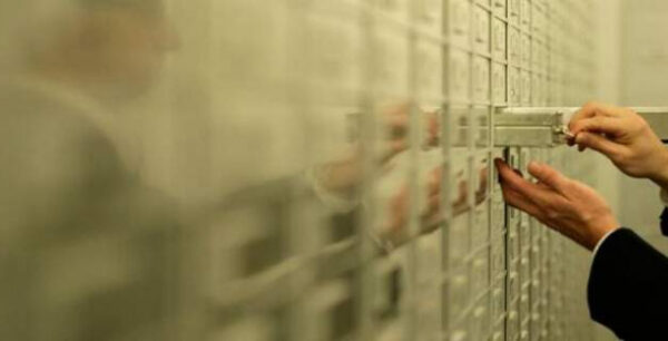 Χρέη στο Δημόσιο: Πόσα πρέπει να χρωστάς για να ανοίξει η θυρίδα σου;