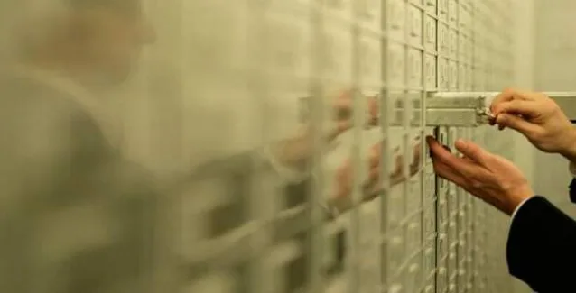 Χρέη στο Δημόσιο: Πόσα πρέπει να χρωστάς για να ανοίξει η θυρίδα σου;