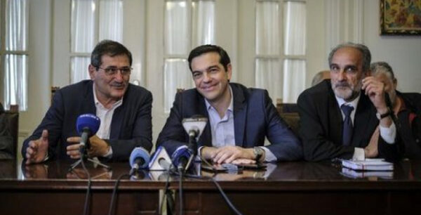 Τσίπρας: Η ενέργεια και το νερό θα μείνουν υπό δημόσιο έλεγχο