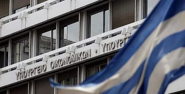 Ο “κουμπαράς” με το αποθεματικό του ενός δισ. ευρώ πάει σε ΔΕΚΟ και υπερωρίες
