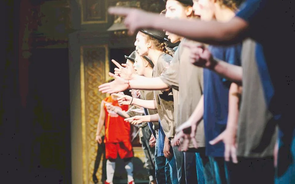 «Τρίτο Κουδούνι ή το θέατρο αλλιώς…»