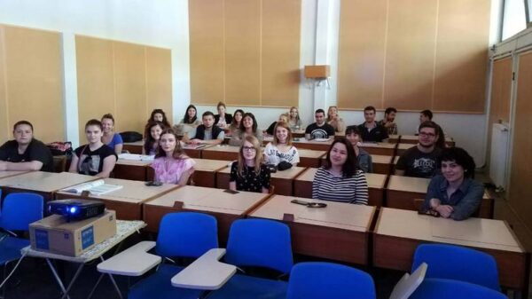 Φοιτητές από τη Ρωσία μιλούν σε άπταιστα ελληνικά για τους Έλληνες