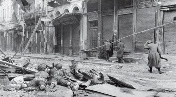 Νέα βιβλία Ιστορίας: Πώς τα Σκόπια γίνονται “Μακεδονία” και ο Εμφύλιος “επανασταση”