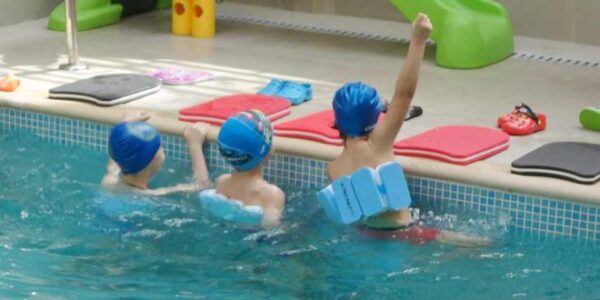 Πώς η κολύμβηση πνίγεται στις πισίνες της προχειρότητας