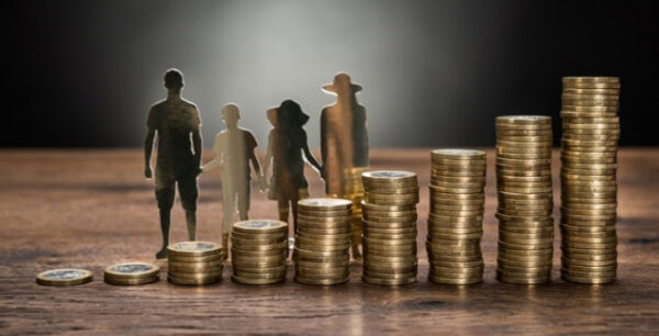 Τσακαλώτος: Στα 6.250 ευρώ το αφορολόγητο για τους άγαμους