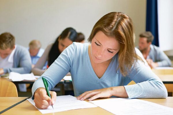 Εξετάσεις ελληνομάθειας σε 5 ηπείρους – 4.500 άτομα σε 156 εξεταστικά κέντρα