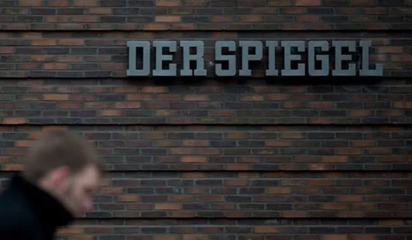 “Η οικονομία της Ελλάδας ολισθαίνει στην ύφεση”