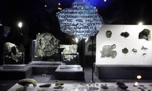 Μηχανισμός των Αντικυθήρων: Τι ξέρουμε για τον “αρχαίο υπολογιστή”