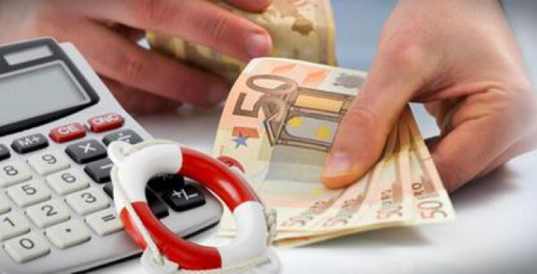 Χαράτσι 5% σε όσους πληρώνουν τα χρέη τους σε άτοκες δόσεις