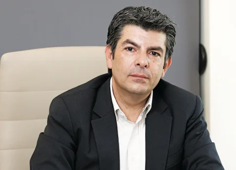 «Αυθαίρετη και παράνομα διακριτική μεταχείριση υποψηφίων μελών ΣΕΠ σε προκηρύξεις του ΕΑΠ»