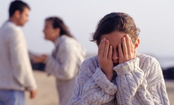 Οι αγχωτικοί γονείς μεγαλώνουν φοβισμένα παιδιά