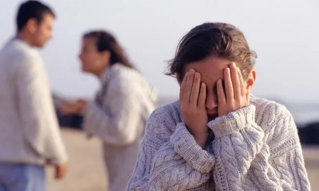 Οι αγχωτικοί γονείς μεγαλώνουν φοβισμένα παιδιά