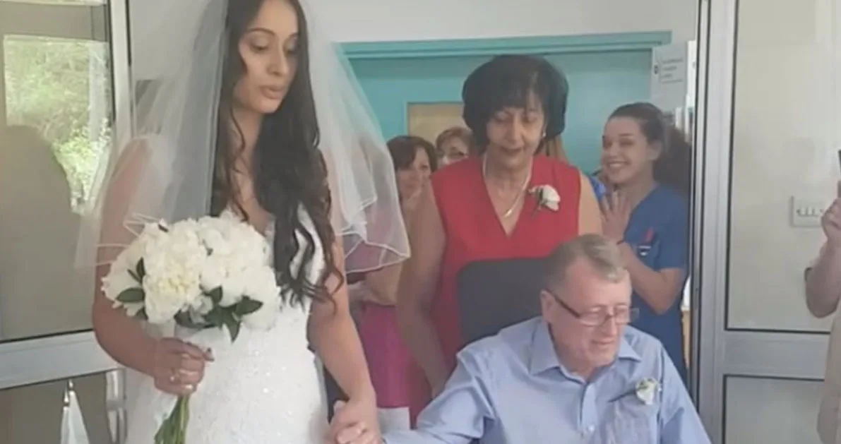 Συγκινητικό βίντεο: Πατέρας βαριά άρρωστος συνοδεύει την κόρη του στο γάμο της