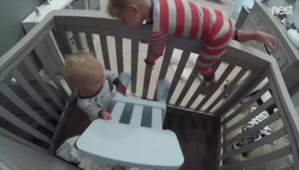 Η απίστευτη απόδραση από την κούνια