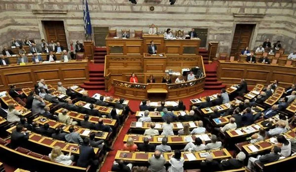 Στα 250 εκατ. ευρώ το… κέρδος από το πάγωμα των συντάξεων