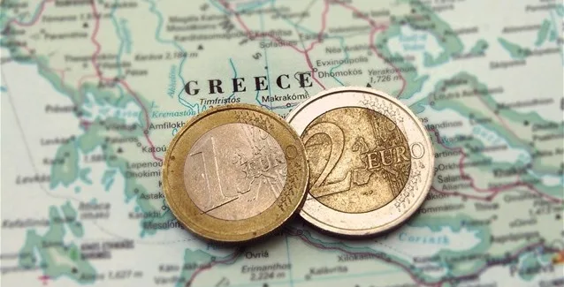 DW: «Η Ελλάδα θα πρέπει να απεγκλωβιστεί από τη λογική του QE»