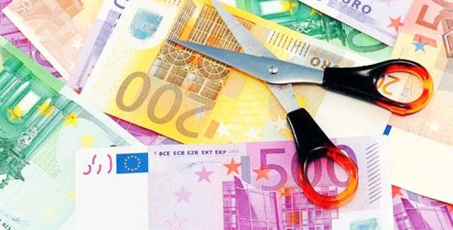 Νέες περικοπές στις συντάξεις – Θα φτάσουν τα 300 ευρώ;