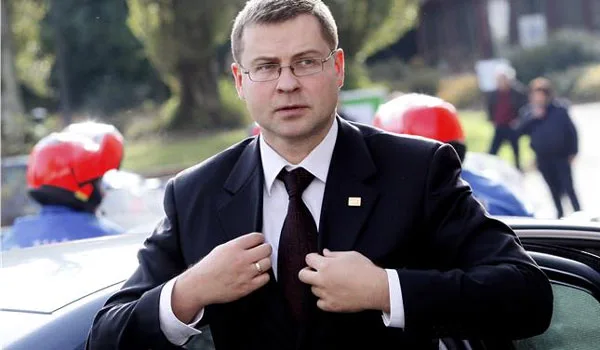 Ντομπρόβσκις: Προϋπόθεση η επίλυση του ζητήματος ΤΑΙΠΕΔ για την εκταμίευση της δόσης