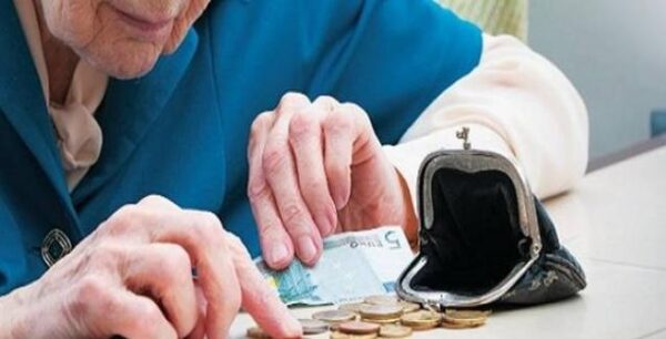 Στο 50% των εισφορών οι συντάξεις
