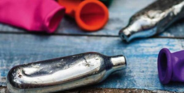 Αέριο γέλιου: Μπορεί να προκαλέσει τον θάνατο;