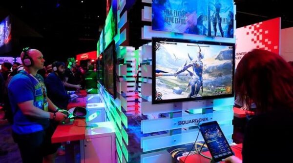 Χαράτσι σε tablet και κινητά: Τουλάχιστον 65 εκατ. θα δώσουν ετησίως οι Έλληνες καταναλωτές