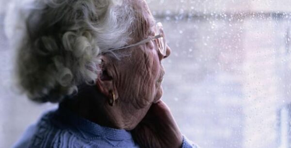 Οι εννιά παράγοντες που ενισχύουν τον κίνδυνο για άνοια