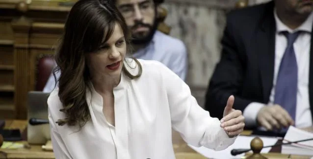 Αχτσιόγλου: Νέες θέσεις εργασίας για 22.500 ανέργους έως το φθινόπωρο