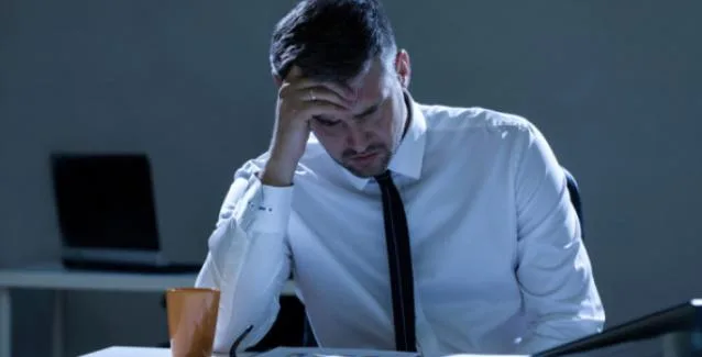 Εγκεφαλικό: Δείτε πόσες ώρες εργασίας την εβδομάδα αυξάνουν κατακόρυφα τον κίνδυνο