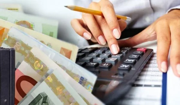 Ποιοί θα πάρουν επιστροφές φόρων χωρίς έλεγχο τον Αύγουστο