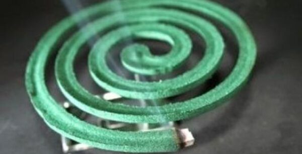 Ο καπνός από ένα φιδάκι είναι τοξικός όσο 100 τσιγάρα!