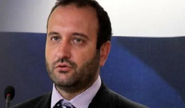 Κόλλιας: Ευκαιρία που δεν πρέπει να χαθεί η έξοδος στις αγορές