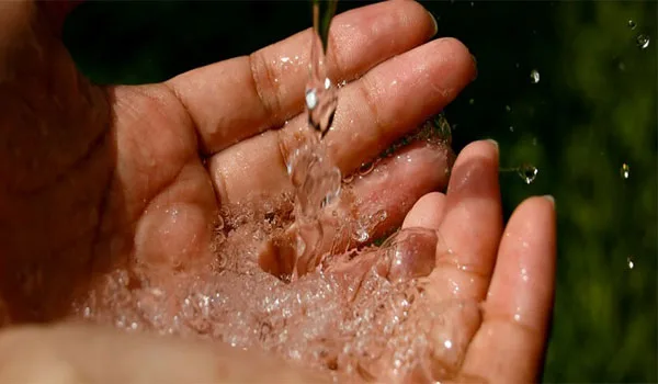 Δωρεάν νερό για έξι μήνες παρείχε στους πληγέντες στο Μάτι η ΕΥΔΑΠ