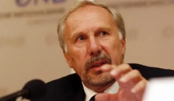 Noβότνι : Καλό σημάδι η επιστροφή της Ελλάδας στις αγορές, αλλά δεν αρκεί