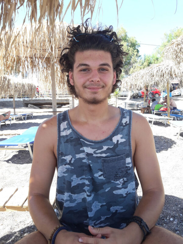 Πανελλήνιες 2017: Το όνειρο του Σταύρου από τη Βρίσα θάφτηκε στα ερείπια του σεισμού